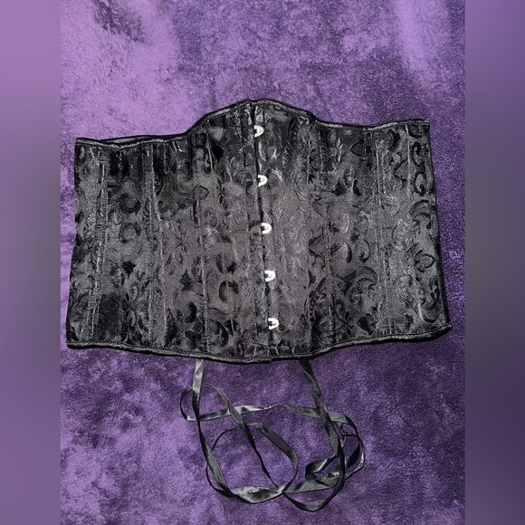 Women’s lace up corset - Picture 4 of 8